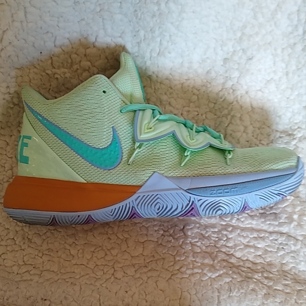 Nike Kyrie 5 x Squidward